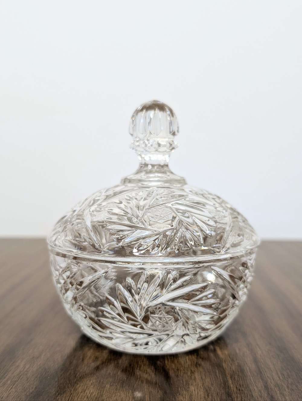 Liszt Pattern Cut Pinwheel Etched Star Crystal Candy Dish With Lid By Zajecar